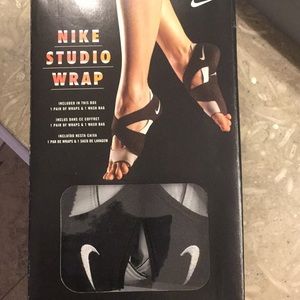 Nike Studio Wrap